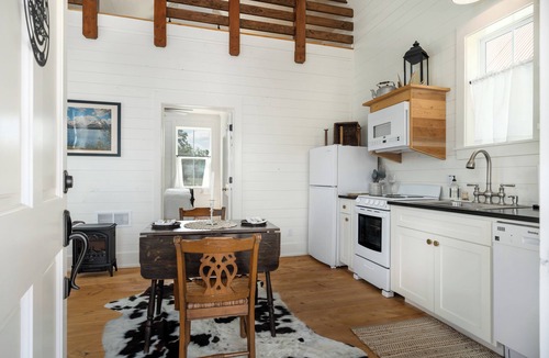 Driftwood Cabin | Row Home - Standard Cabin C