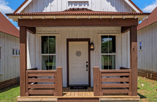 Driftwood Cabin | Row Home - Standard Cabin C