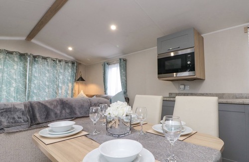 Cayton Bay Cottage | Rowan Court 2