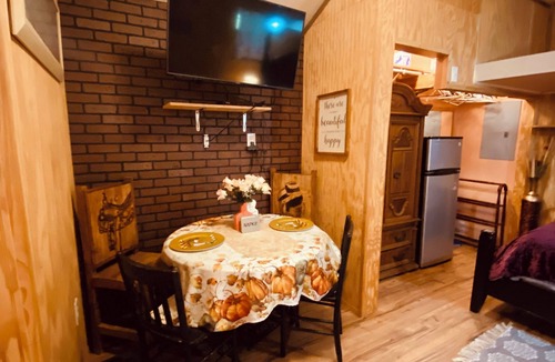 Willis Cabin | Roxys Cottage Cabin