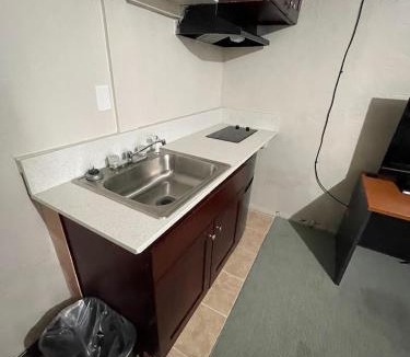 Auburn Hotel | Royal A Motel