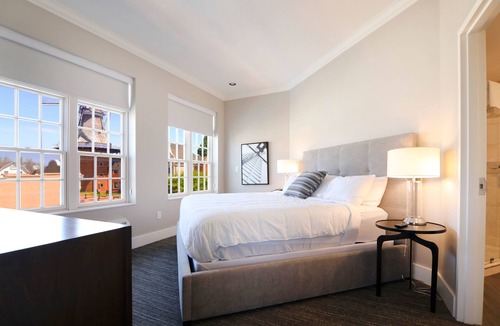 Pella Hotel | Royal Amsterdam Hotel