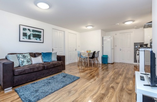 Yiewsley Apartment | Royal Apartments RA2