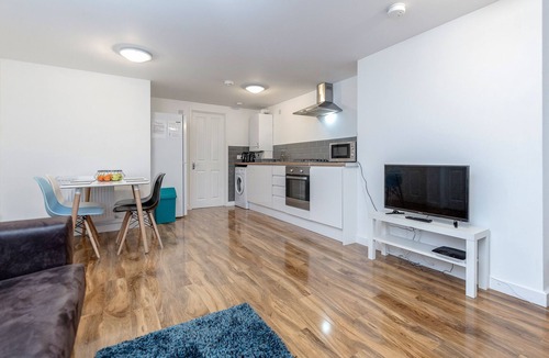 Yiewsley Apartment | Royal Apartments RA2
