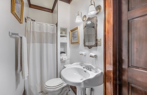 French Quarter House | Royal Barracks Guest House