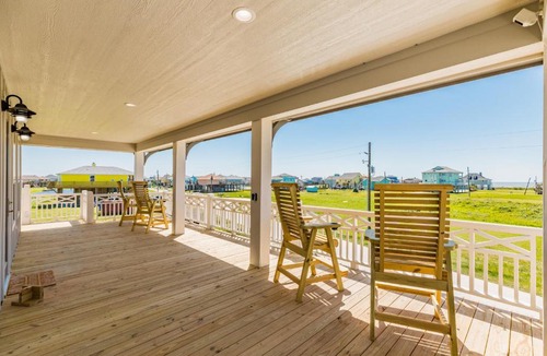 Crystal Beach House | Royal Beach Retreat