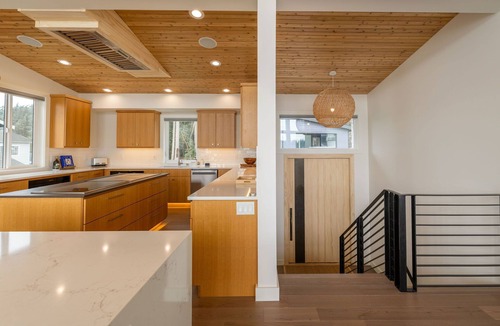 Poulsbo House | Royal Beacon: Tranquil Waterfront Retreat