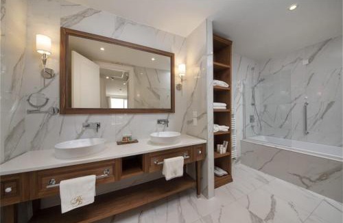 Babin Kuk Hotel | Royal Blue Hotel