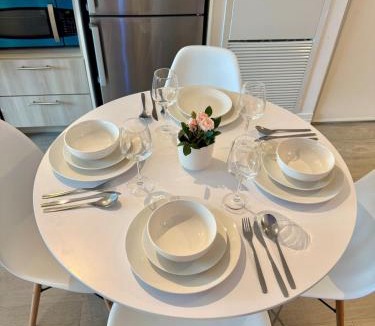 Garden District Apartment | Royal BnB 1 Bed 1 Den Pristine Downtown Toronto Retreat