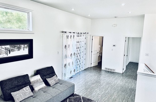 London House | Royal Castle Style Retreat to 4 Bedroom House in London Ontario