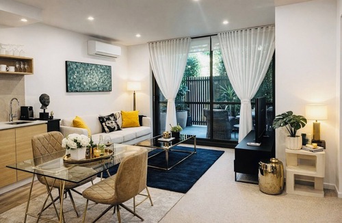 Caulfield North Apartment | Royal Executive Living Garden Executive