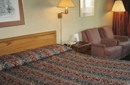 Alcoa Hotel | Royal Extended Stay Alcoa