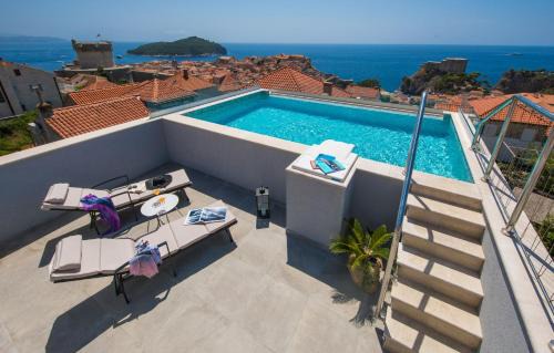 Pile Apartment | Royal Fort - The View
