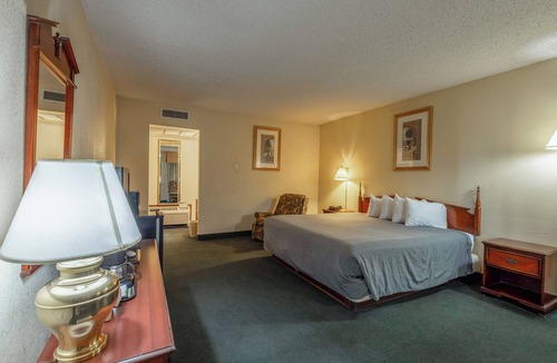 Allison Hotel | Royal Holiday Motel By Belvilla Gallup I-40