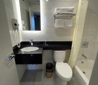 Baychester Hotel | Royal Hotel Bronx