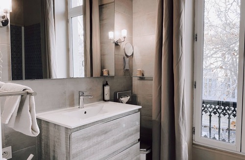 Nimes City Centre Hotel | Royal Hotel