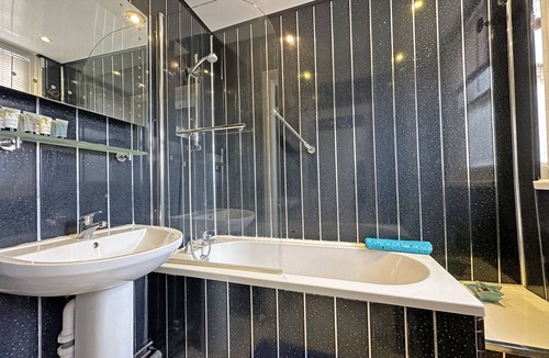 Isle of Grain Hotel | Royal Hotel Sheerness