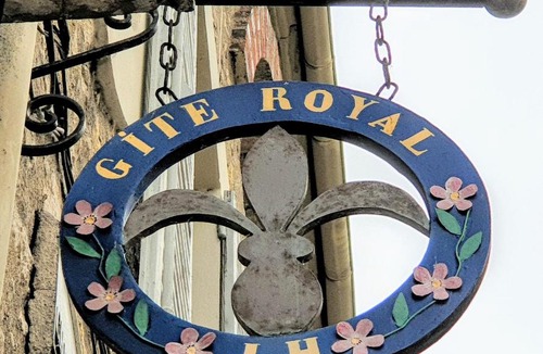 Provins Apartment | Royal Hubert