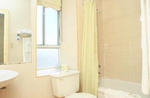 Guelph Hotel | Royal Inn and Suites at Guelph