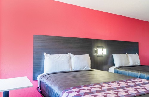 Stephenville Hotel | Royal Inn by OYO
