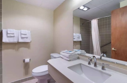 Clearfield Hotel | Royal Inn Clearfield