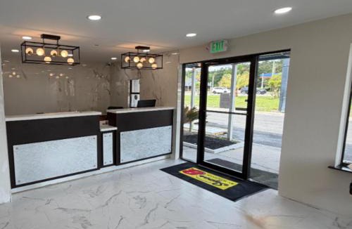 Richmond Hill Hotel | Royal Inn Richmond Hill- Savannah I-95