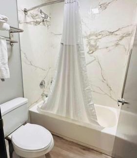 Richmond Hill Hotel | Royal Inn Richmond Hill- Savannah I-95