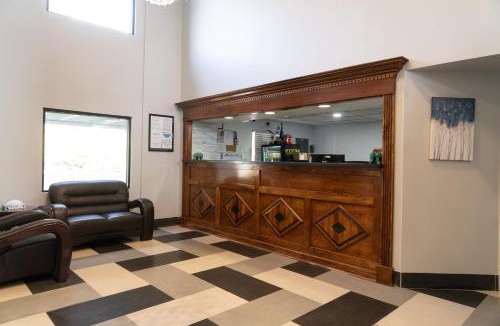 Akron Hotel | Royal Inn & Suites