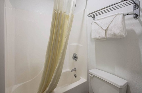 Huntington Hotel | Royal Inn Suites