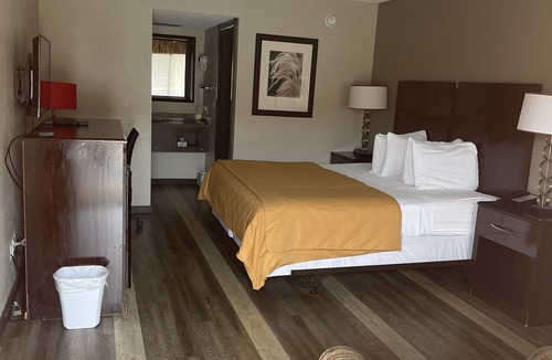 Mountain Grove Hotel | Royal Inn & Suites