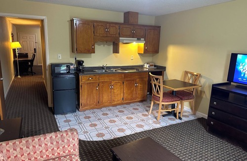 Fort Mc Clellan Hotel | Royal Inn