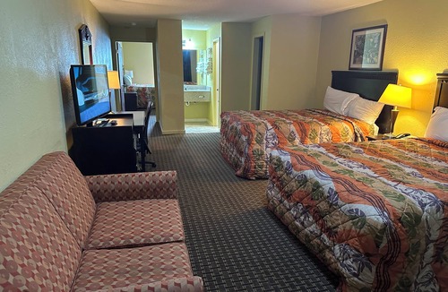 Fort Mc Clellan Hotel | Royal Inn