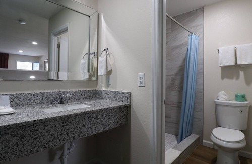 Cochran Hotel | Royal Inn