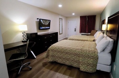 Cochran Hotel | Royal Inn