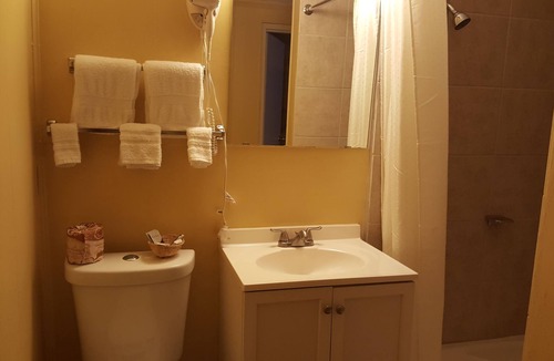 Early Hotel | Royal Inn