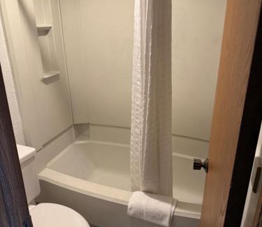 Central Oklahoma City Hotel | Royal Inn