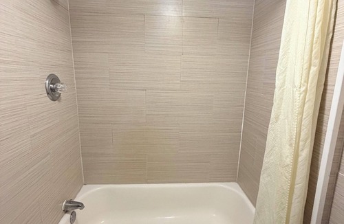 North Chesterfield Hotel | Royal INN