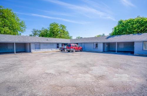 Stephenville Hotel | Royal Inn