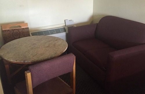 Green Acres Hotel | Royal Inn