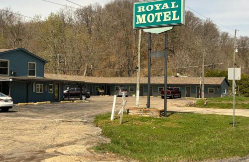Martinsville Hotel | Royal Motel