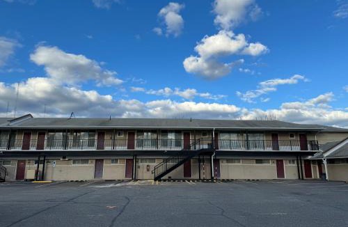 Secaucus Hotel | Royal Motel