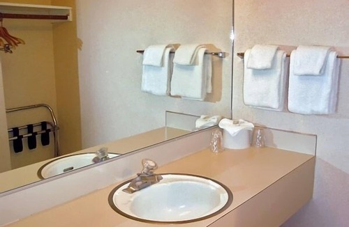 La Grande Hotel | Royal Motor Inn