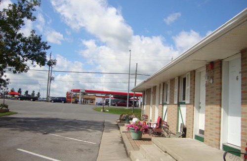 Napanee Hotel | Royal Napanee Inn