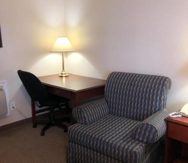 Napanee Hotel | Royal Napanee Inn