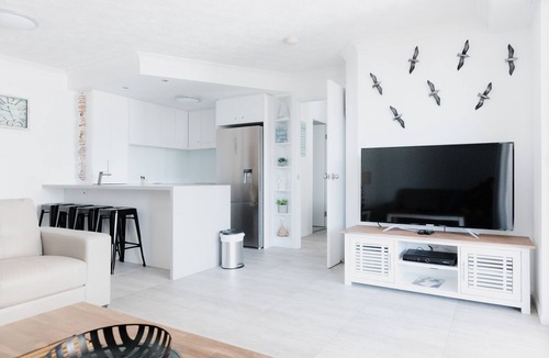 Biggera Waters Apartment | Royal Pacific Resort