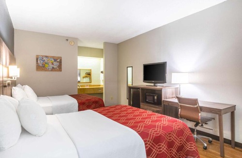 Stockbridge Hotel | Royal Palms Inn