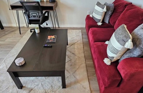 Richfield Apartment | Royal Red Suite: King bed, 10 mins to MSP/MOA, Free indoor Parking