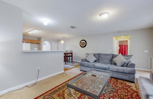 Northside House | Royal Retreat with enclosed yard and screened in back patio
