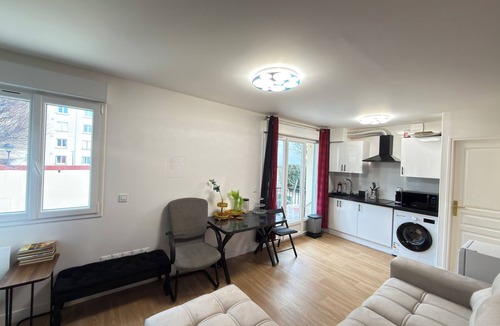 Le Bourget Apartment | Royal Rose Apartment With Royal Garden