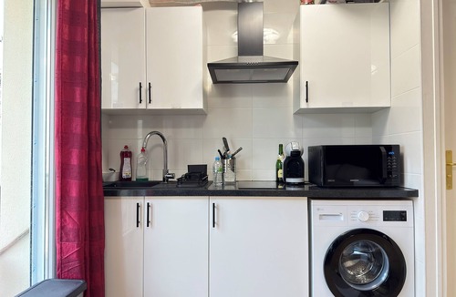 Le Bourget Apartment | Royal Rose Apartment With Royal Garden